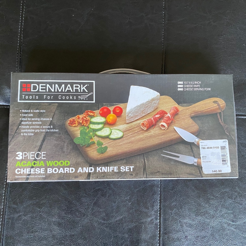 NIB 3 piece Acacia wood cheese board and knife set